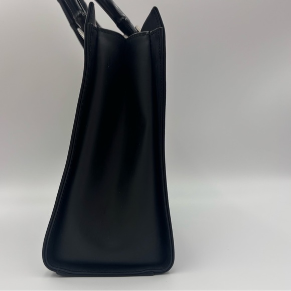 Gucci Bamboo Handle Satchel Black Interior with Logo Detail✨ - Picture 3 of 11